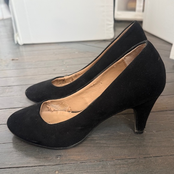 American Rag Shoes - American Rag Cie classic black heels/pumps